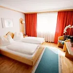 Clara 3*